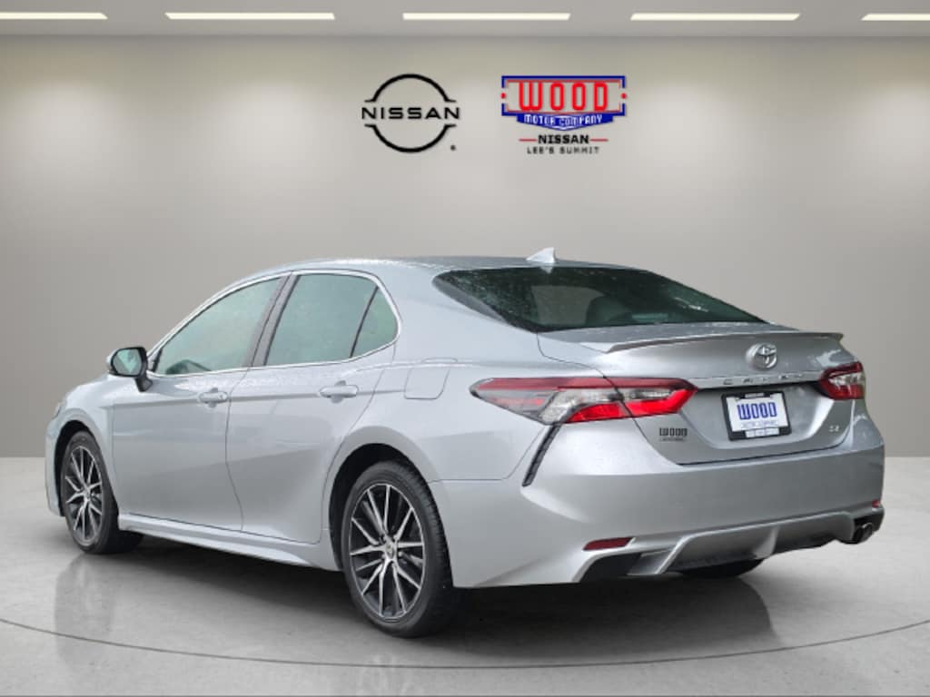 Used 2022 Toyota Camry SE Sedan