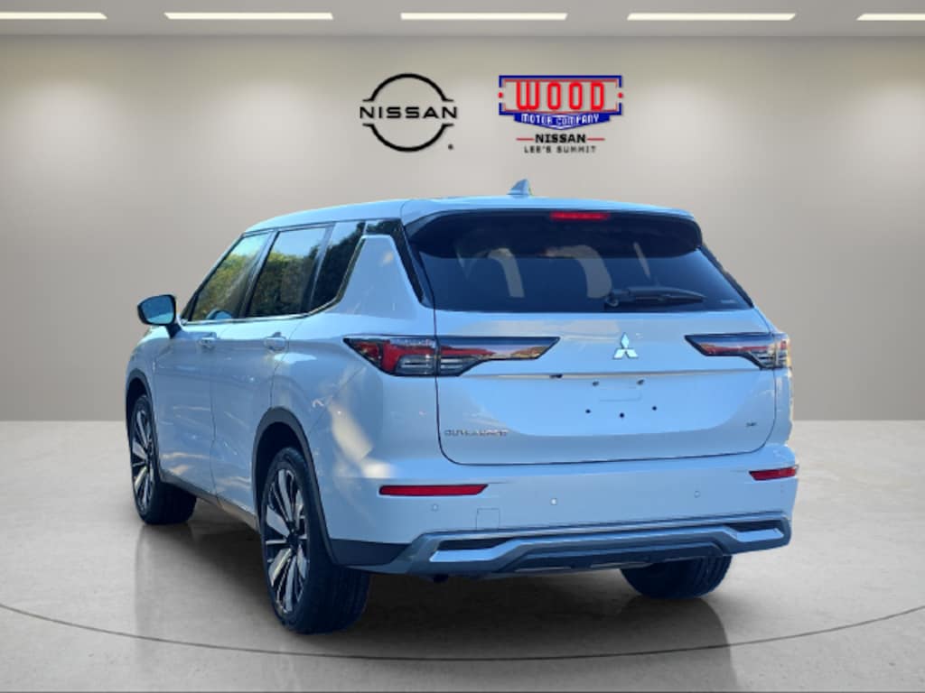 Used 2025 Mitsubishi Outlander SE SUV