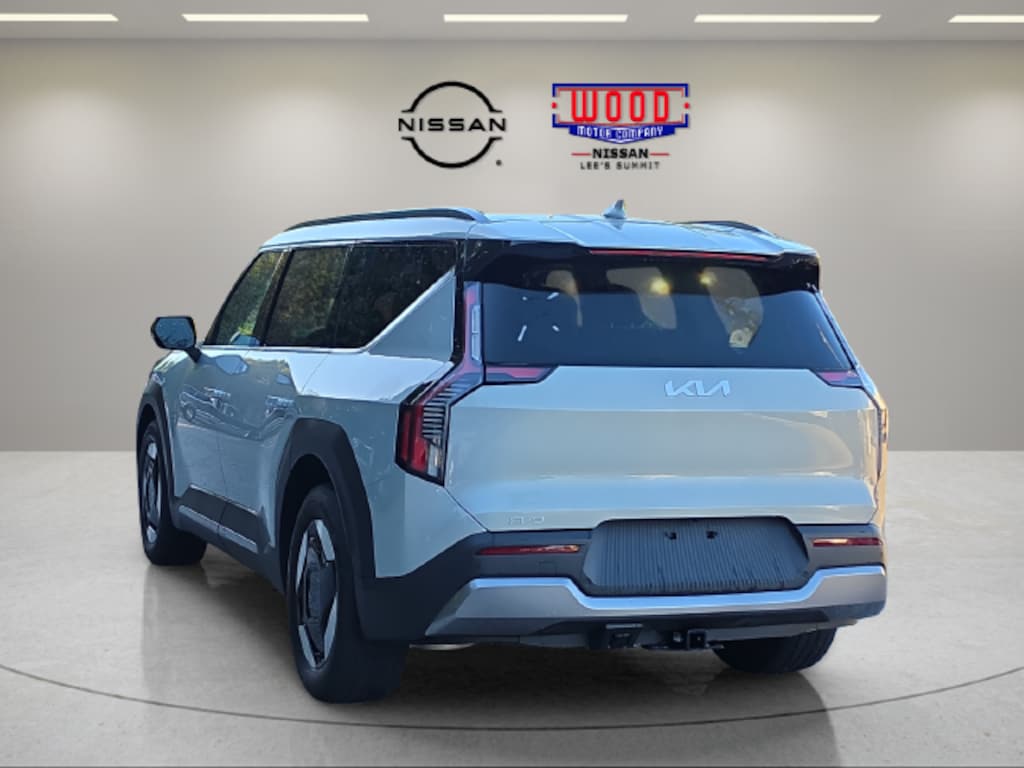 Used 2024 Kia EV9 Wind SUV
