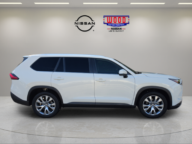 Used 2024 Toyota Grand Highlander Limited with VIN 5TDAAAB59RS013386 for sale in Kansas City