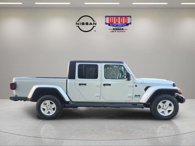 Used 2023 Jeep Gladiator Sport S with VIN 1C6HJTAGXPL528948 for sale in Kansas City