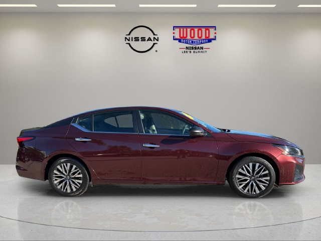 Used 2024 Nissan Altima SV with VIN 1N4BL4DV0RN428802 for sale in Kansas City