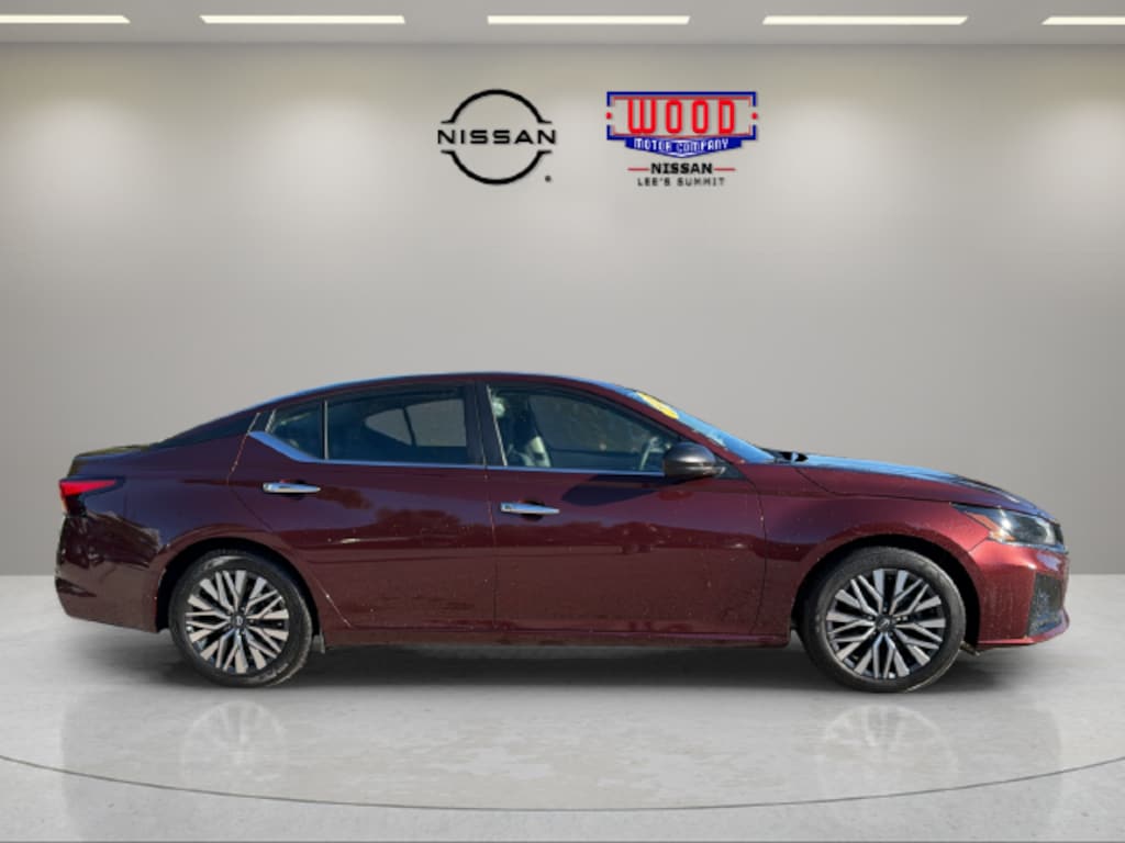 Used 2024 Nissan Altima 2.5 SV Sedan