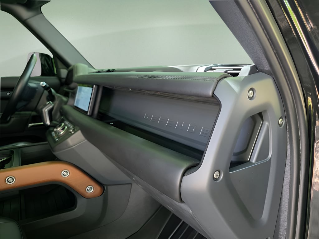 2020 Land Rover Defender X - Photo 12