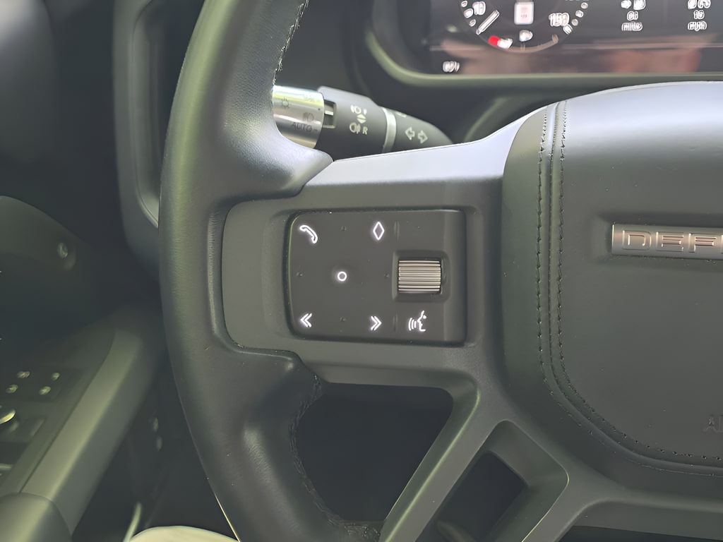 2020 Land Rover Defender X - Photo 18