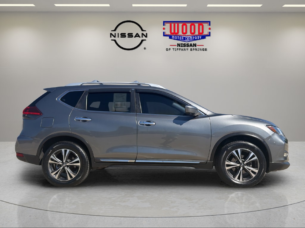 Used 2018 Nissan Rogue SL with VIN JN8AT2MV1JW317110 for sale in Kansas City