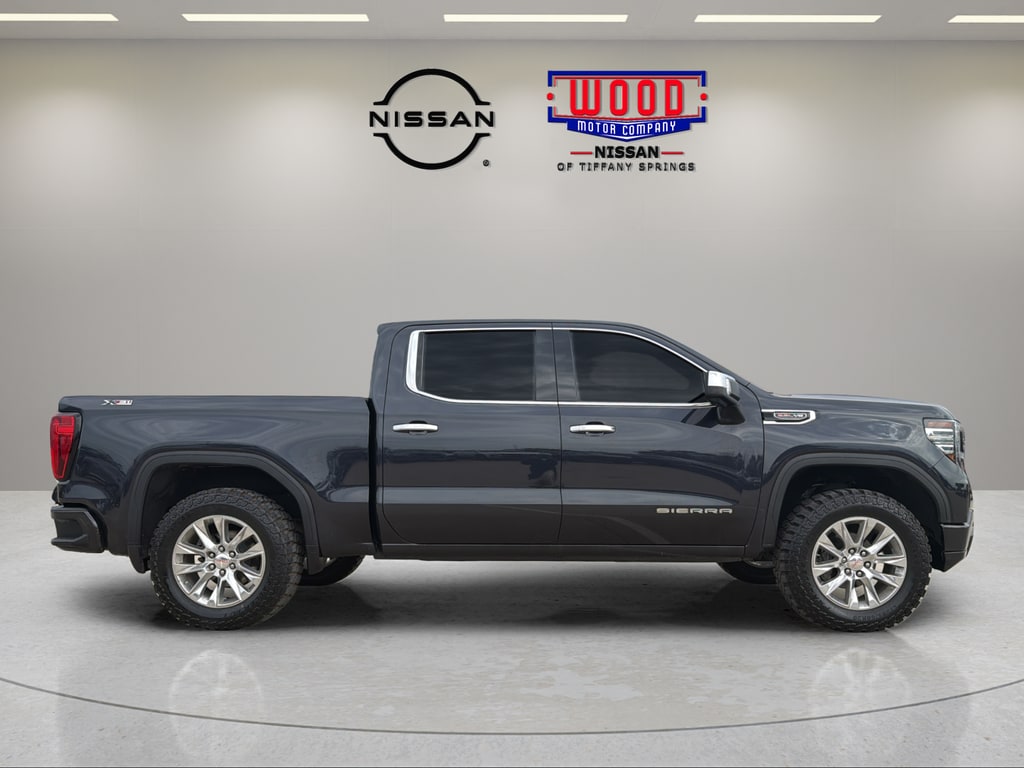 Used 2022 GMC Sierra 1500 SLT with VIN 1GTUUDEL7NZ538164 for sale in Kansas City