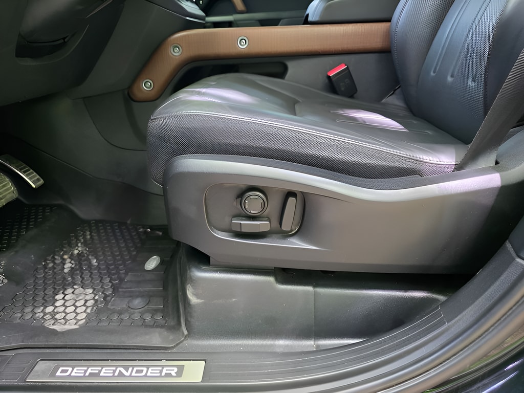 2020 Land Rover Defender X - Photo 15