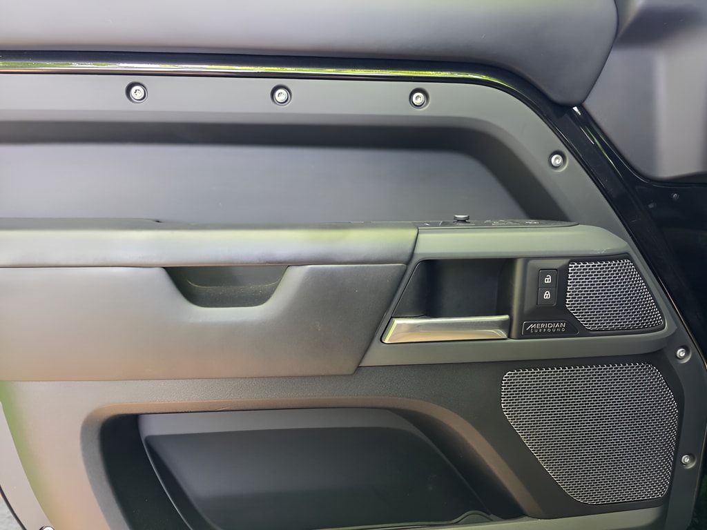 2020 Land Rover Defender X - Photo 24