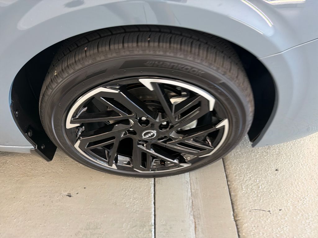 New 2027 Nissan Sentra SR Sedan
