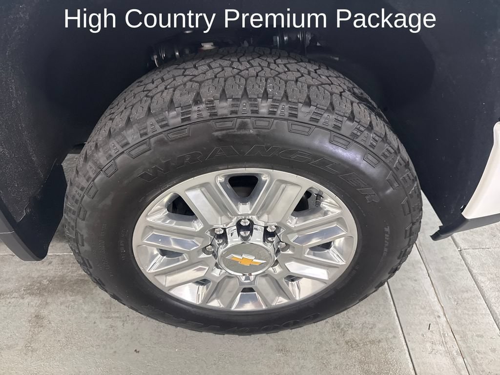 Used 2025 Chevrolet Silverado 2500 HD High Country Truck Crew Cab