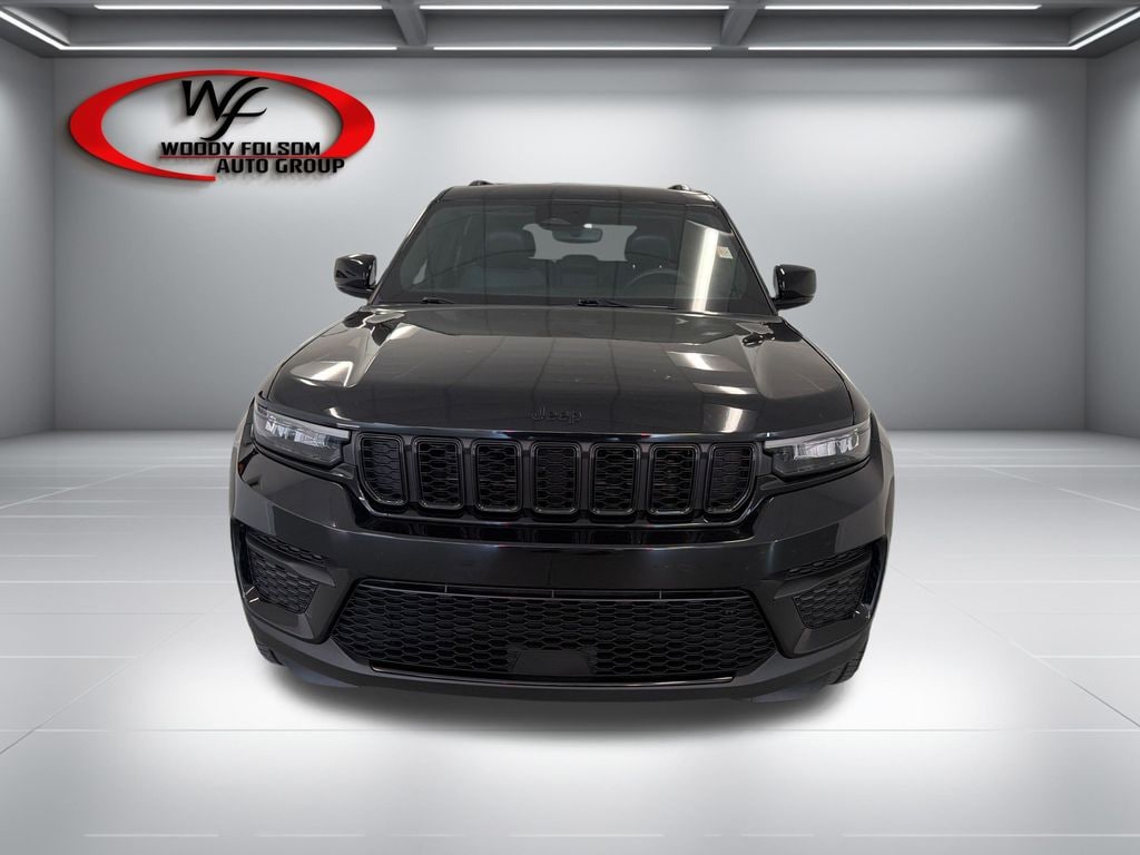 Used 2023 Jeep Grand Cherokee Altitude SUV