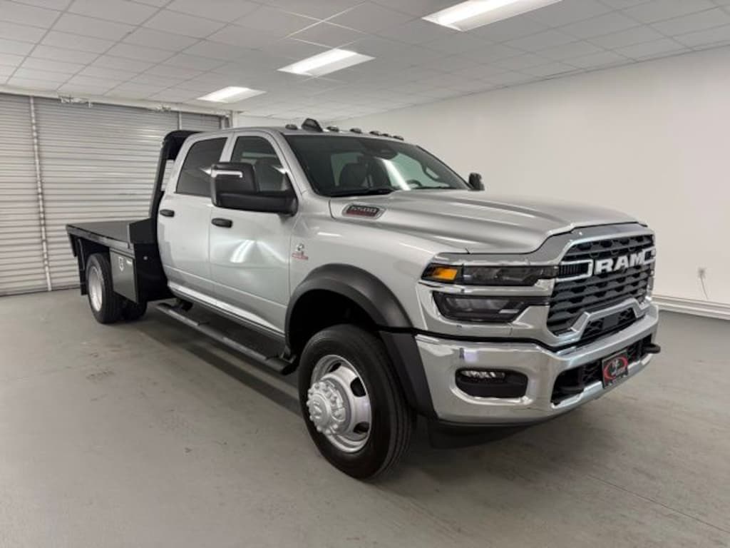 New 2026 Ram 5500 Chassis Cab TRADESMAN CREW 4X4 60' CA Pickup