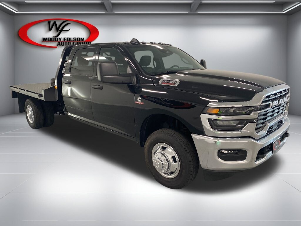 New 2026 Ram 3500 Chassis Cab TRADESMAN CREW 4X4 60' CA Pickup