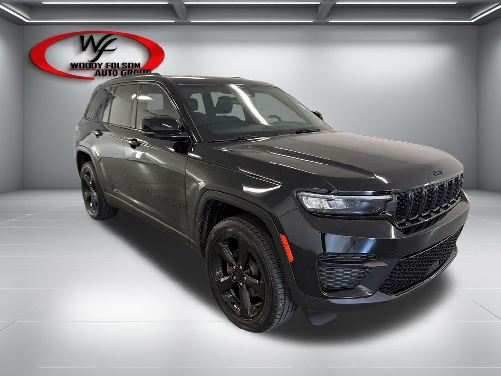 Used 2023 Jeep Grand Cherokee Altitude SUV