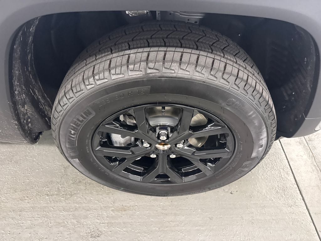 New 2026 Jeep Grand Cherokee L LAREDO ALTITUDE 4X4 Sport Utility