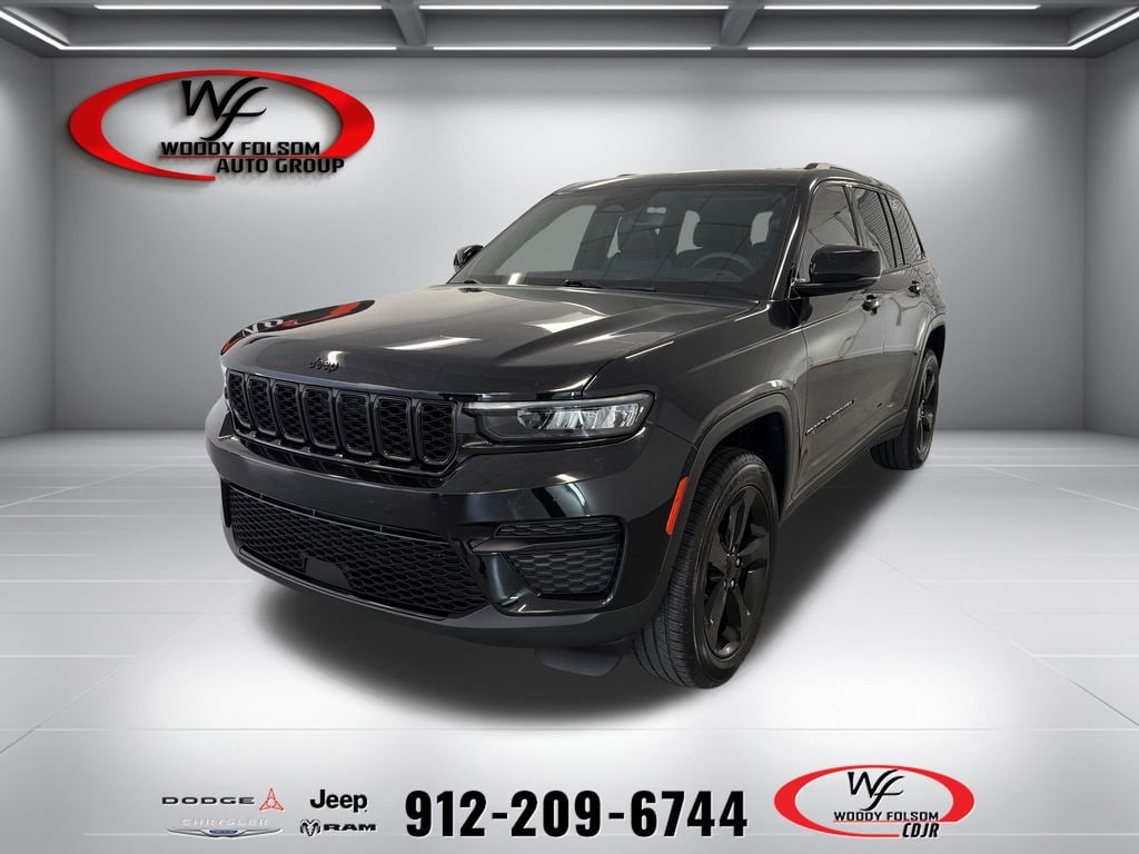 Used 2023 Jeep Grand Cherokee Altitude SUV