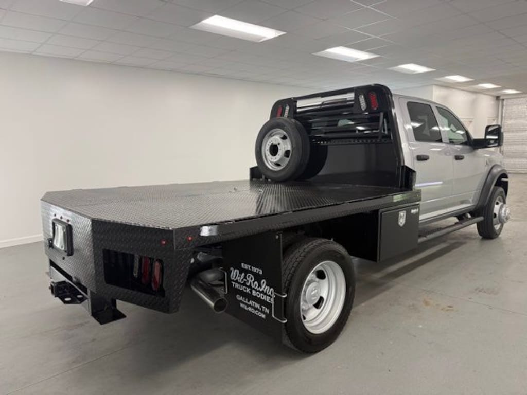 New 2026 Ram 5500 Chassis Cab TRADESMAN CREW 4X4 60' CA Pickup
