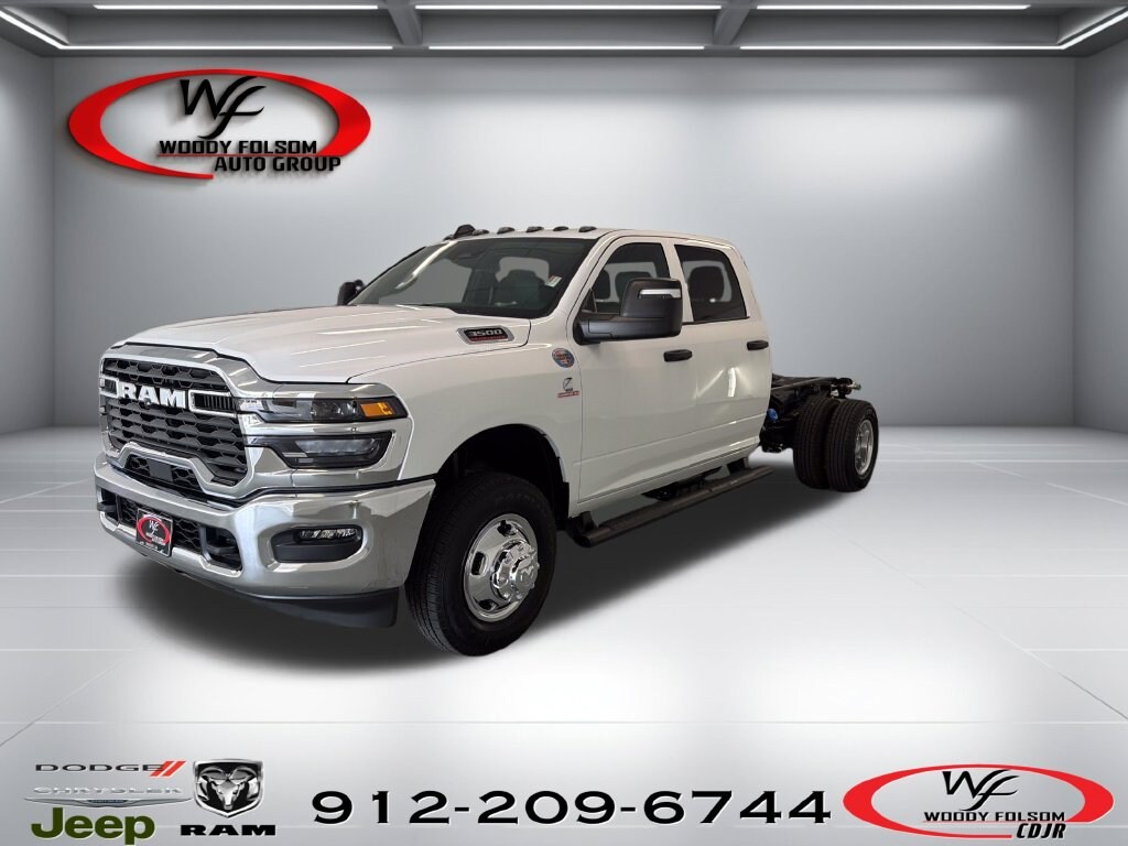 New 2027 Ram 3500 Chassis Cab TRADESMAN CREW 4X4 60' CA Pickup
