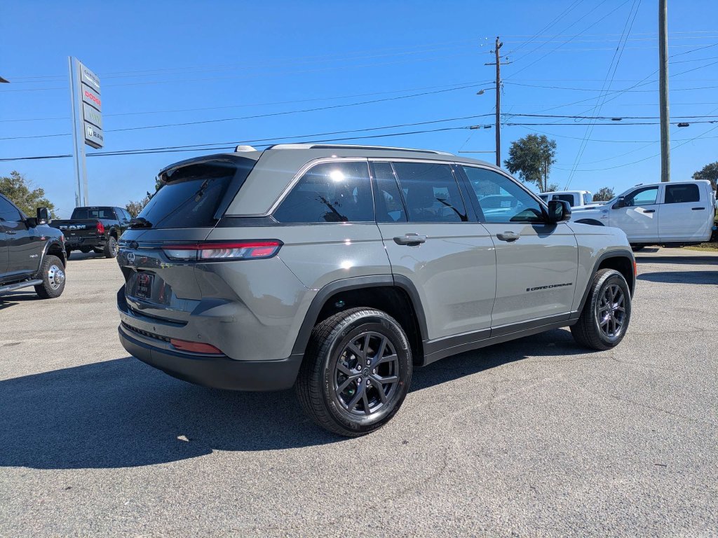 New 2027 Jeep Grand Cherokee LAREDO ALTITUDE 4X2 Sport Utility