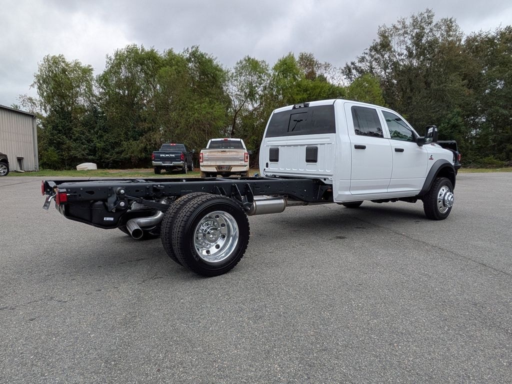 New 2026 Ram 5500 Chassis Cab TRADESMAN CREW 4X4 84' CA Pickup