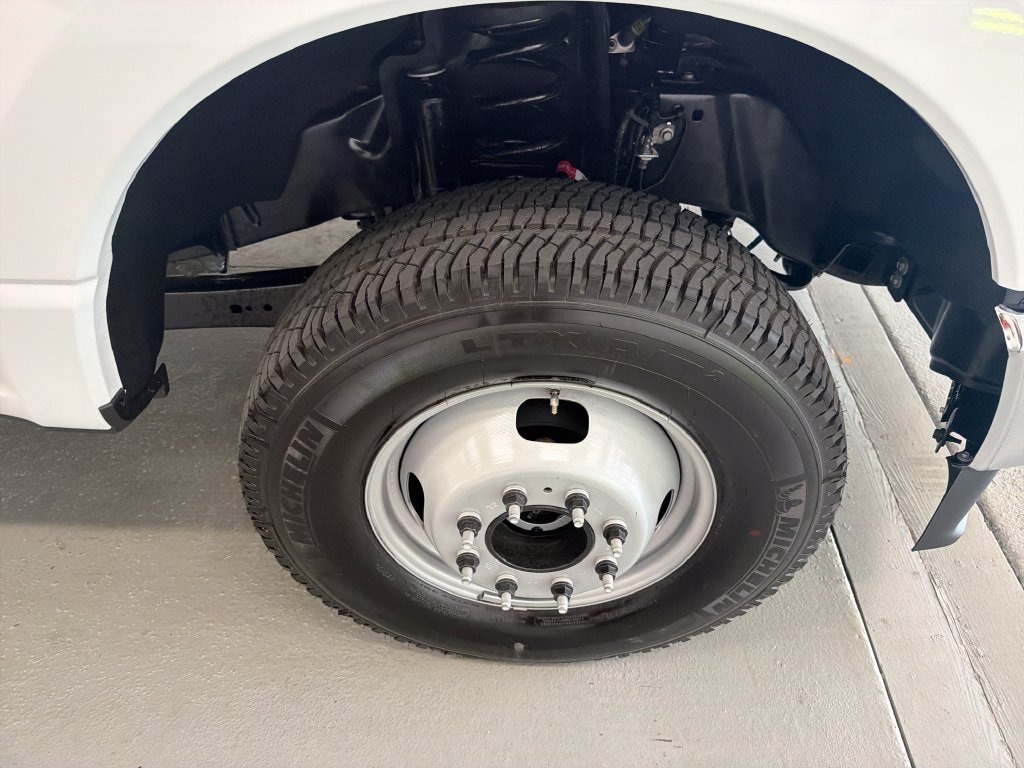 New 2027 Ford F-350SD XL Chassis