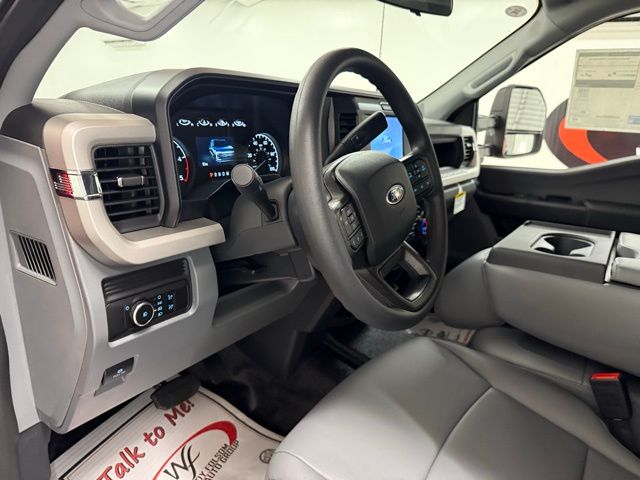 2026 Ford F-350 Super Duty Chassis Cab XL - Photo 11
