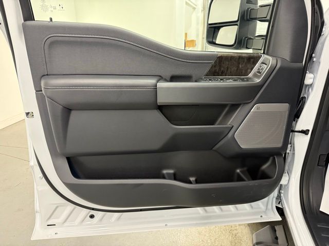 2026 Ford F-350 Super Duty Lariat - Photo 13