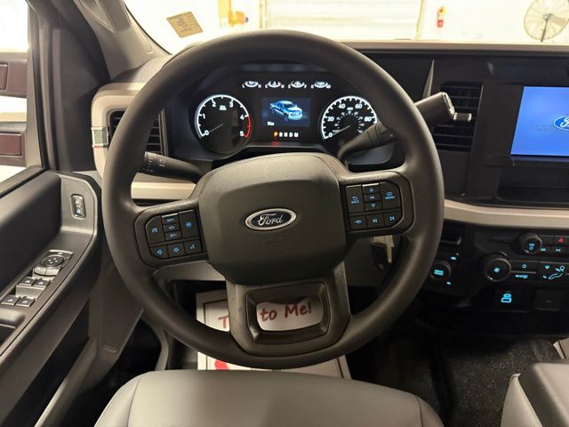 2026 Ford F-350 Super Duty Chassis Cab XL - Photo 16