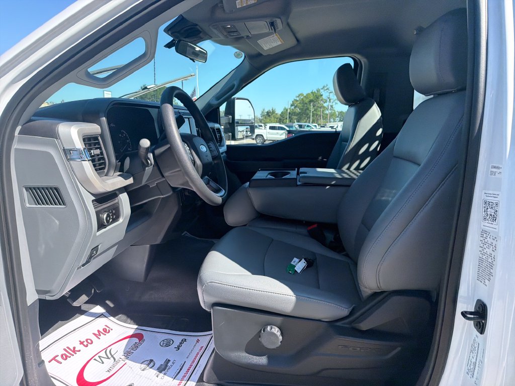2026 Ford F-550 Super Duty Chassis Cab XL - Photo 10