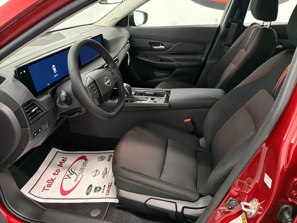2026 Nissan Sentra SR - Photo 9