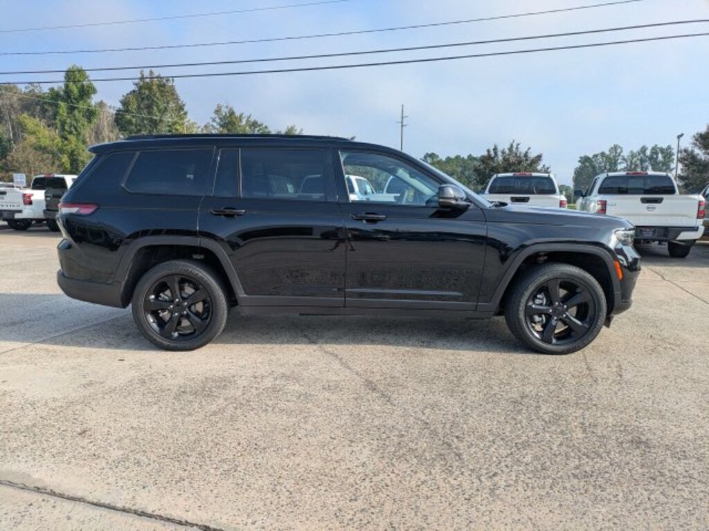 Used 2023 Jeep Grand Cherokee L L Laredo SUV