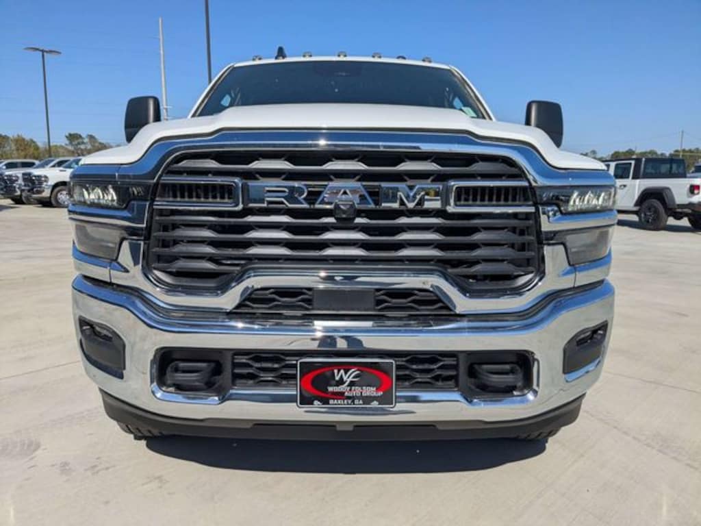 New 2026 Ram 2500 TRADESMAN CREW CAB 4X4 6'4 BOX Pickup