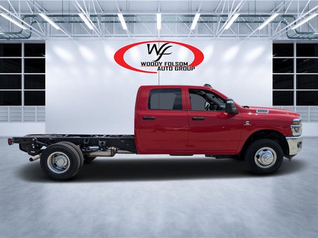 New 2026 Ram 3500 Chassis Cab TRADESMAN CREW 4X4 60' CA Pickup