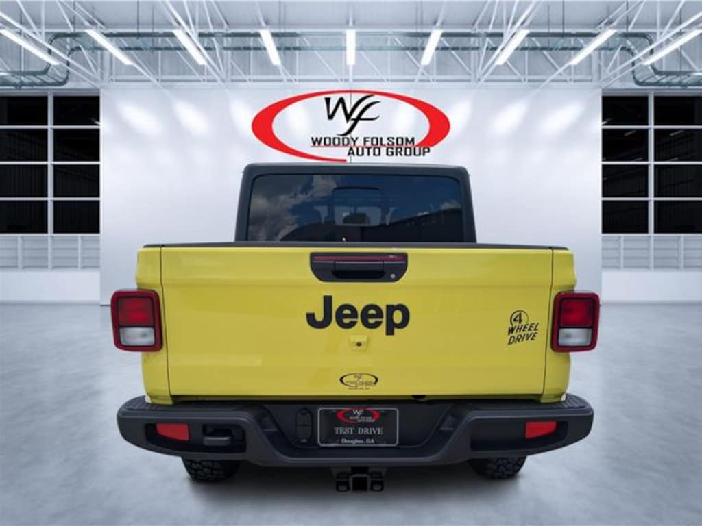 Used 2023 Jeep Gladiator Willys Truck