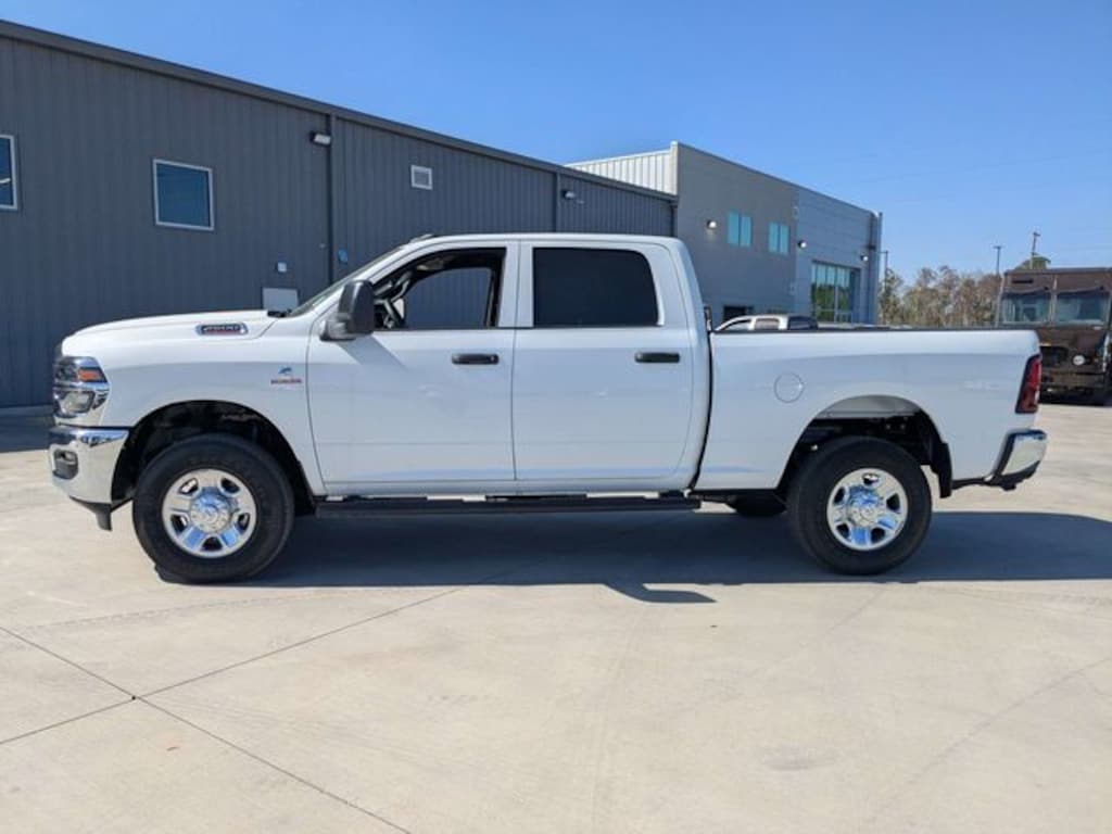 New 2026 Ram 2500 TRADESMAN CREW CAB 4X4 6'4 BOX Pickup
