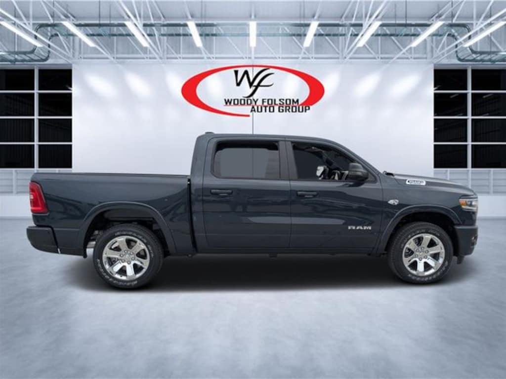 New 2026 Ram 1500 BIG HORN CREW CAB 4X4 5'7 BOX Pickup