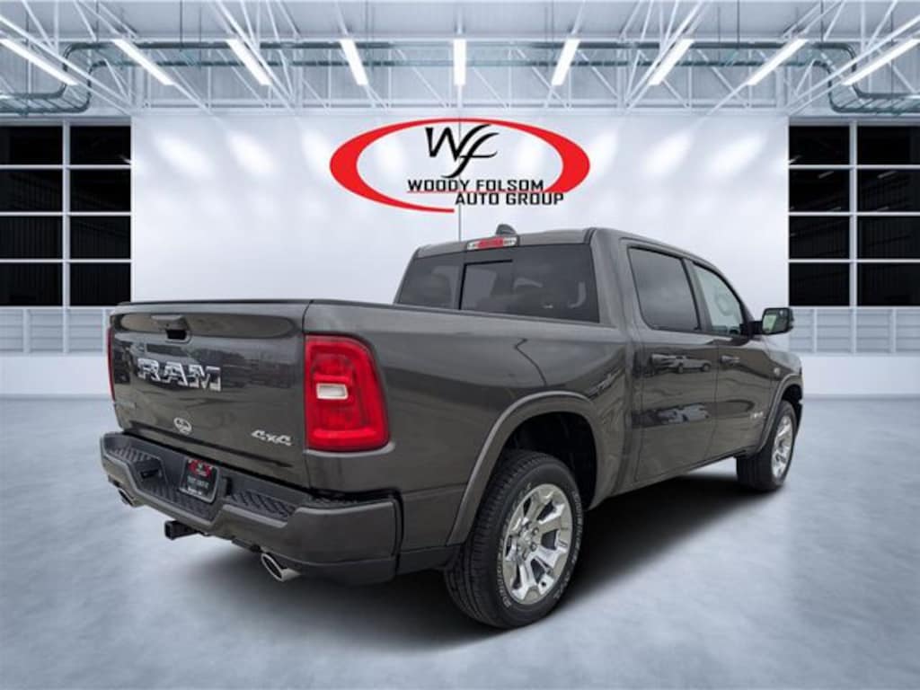 New 2026 Ram 1500 BIG HORN CREW CAB 4X4 5'7 BOX Pickup