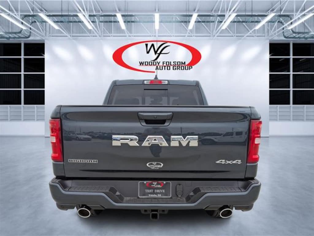 New 2026 Ram 1500 BIG HORN CREW CAB 4X4 5'7 BOX Pickup