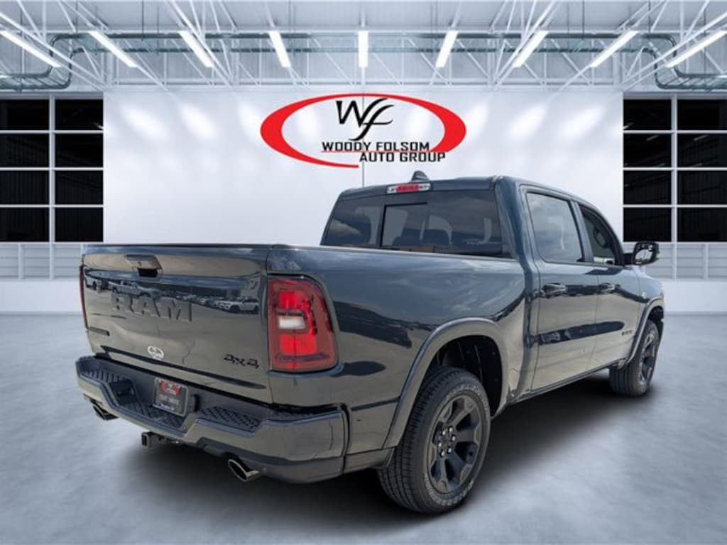 New 2026 Ram 1500 BIG HORN CREW CAB 4X4 5'7 BOX Pickup