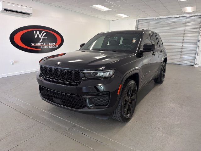 Used 2023 Jeep Grand Cherokee Altitude SUV