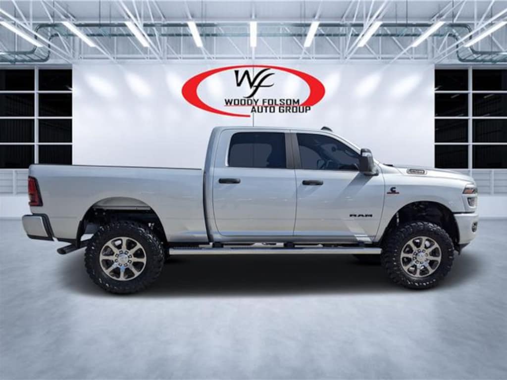 New 2026 Ram 2500 BIG HORN CREW CAB 4X4 6'4 BOX Pickup