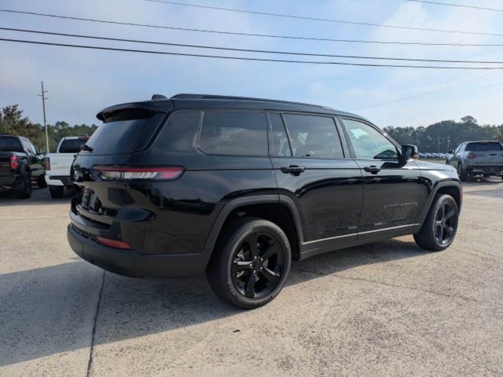 Used 2023 Jeep Grand Cherokee L L Laredo SUV