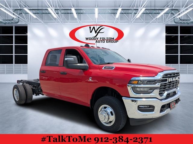 New 2026 Ram 3500 Chassis Cab TRADESMAN CREW 4X4 60' CA Pickup