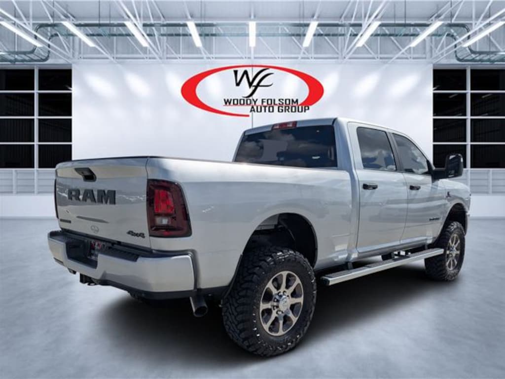 New 2026 Ram 2500 BIG HORN CREW CAB 4X4 6'4 BOX Pickup
