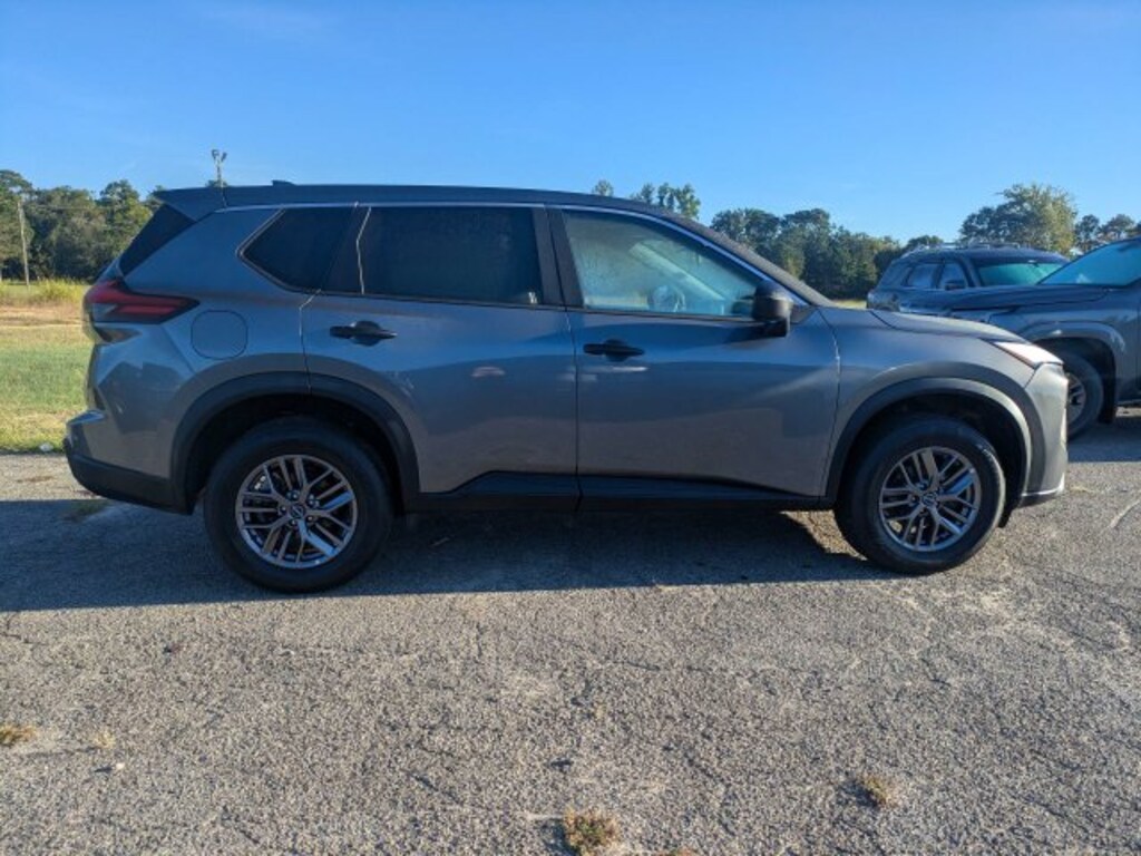 Used 2024 Nissan Rogue S SUV