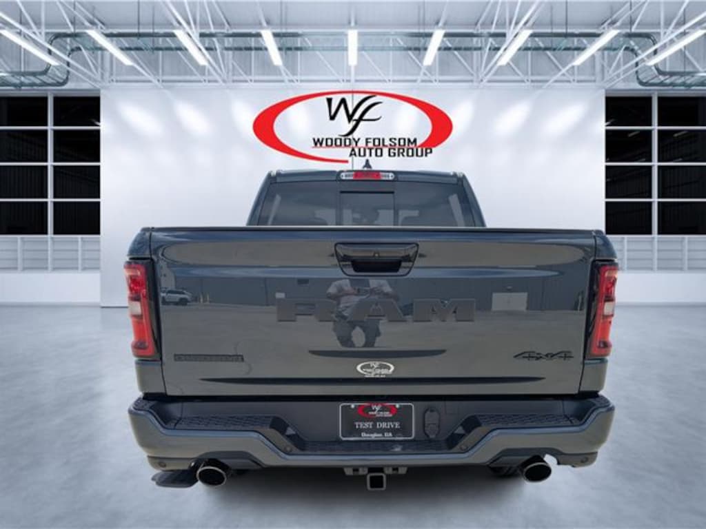 New 2026 Ram 1500 BIG HORN CREW CAB 4X4 5'7 BOX Pickup