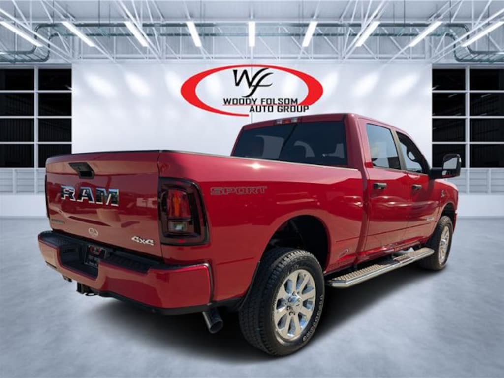 New 2026 Ram 2500 BIG HORN CREW CAB 4X4 6'4 BOX Pickup