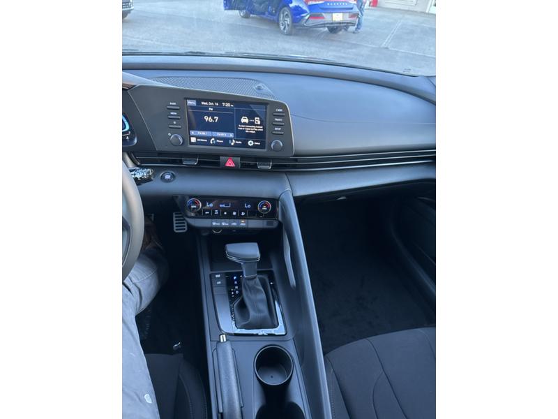 2025 Hyundai Elantra SEL - Photo 10