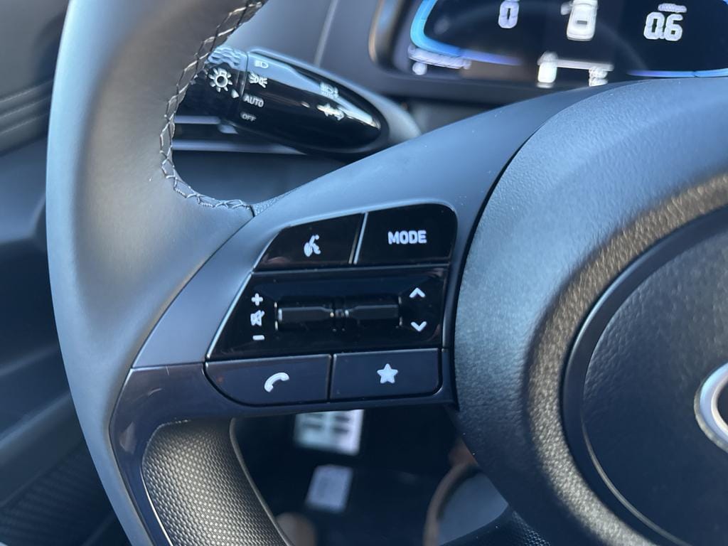 2025 Hyundai Elantra SEL - Photo 13